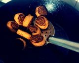 क्रिस्पी बाकरवडी (bakarvadi recipe in marathi) रेसिपी स्टेप 5 फोटो