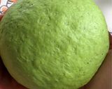 A picture of step 2 of Pea-Shaped Steamed Buns(豆荚馒头）.