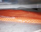 Foto del passaggio 1 della ricetta Trancio di salmone gratinato