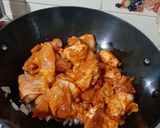 A picture of step 2 of Curry leaves chicken.