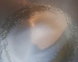 Foto del paso 3 de la receta: Budín de yogurth y frutos rojos
