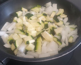 Foto del paso 1 de la receta: Tortilla con sabor a vacaciones 🏝