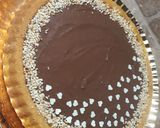 Foto del passaggio 1 della ricetta Crostata morbida con nutella decorata con cuoricini di cioccolato bianco e granella di nocciole