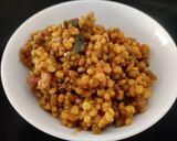 A picture of step 3 of Jowar moong khichdi.