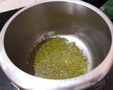 મસાલાવાળા વઘારેલા મગ (masala moong recipe in gujarati) રેસીપી સ્ટેપ1ફોટો