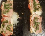 Foto del paso 6 de la receta: [RÁPIDO] Brusquetas con Pan Francés y Albahaca
