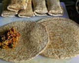 Foto del paso 4 de la receta: ENVUELTOS DE Tortilla de trigo integral rellenos de Atún...!