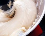Une image de l'étape 5 de Feuilletés à la crème légère et son coeur de fruits rouges 😋.