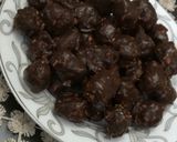 صورة لخطوة 3 من وصفة تمر بالشوكولاته والبندق 🍫🌰