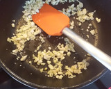 Foto del paso 2 de la receta: Coles de Bruselas salteadas con almendras