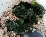 Foto langkah ke 5 dari resep #62 Tumis Daun Mengkudu Tongkol Suir.