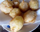 A picture of step 6 of Deep fried potatoes, deep fried beef and salad.