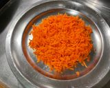 Une image de l'étape 8 de Salade de carottes, tomates et oignon rouge à la burrata et persil.