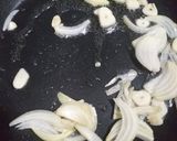 Foto langkah ke 2 dari resep Creamy Udon dengan Brokoli.