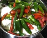 A picture of step 1 of ‘Chicken Cafreal’: A Popular Goan Green Chicken Curry.