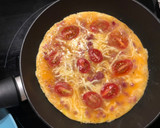 Foto del paso 2 de la receta: Mini frittata de jamón serrano y nueces