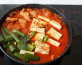 Foto langkah ke 8 dari resep Kimchi Jjigae Sup Kimchi resep asli korea.