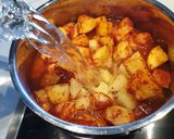 Magyaros krumplileves recept fázis 1 fotója