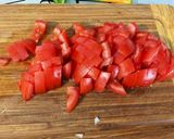 Une image de l'étape 8 de Riz aux poivrons tricolores, saucisses alsaciennes, tomates et pesto.
