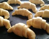 Foto del paso 5 de la receta: Medialunas de levadura