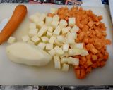 Foto del paso 1 de la receta: Ensaladilla rusa rellena de huevos