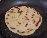 Foto del paso 3 de la receta: Arepa🫓con berenjenas tatemadas🍆agridulces🍯con queso🧀🥛🧄