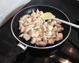 Tejszínes ananászos csirke recept fázis 3 fotója