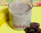 A picture of step 3 of Dates Banana and Oreo Shake.