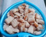 Hình bước làm 1 của món Thịt rang mắm tôm