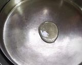 A picture of step 3 of Gujarati Khatta Dhokla.