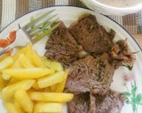 Foto langkah ke 4 dari resep Home made steak with black pepper sauce.