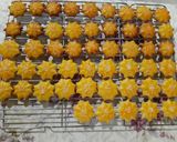 Foto langkah ke 5 dari resep Kue kering keju manis renyah dan tahan lama.