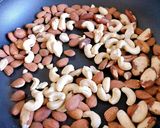 Hình bước làm 1 của món Kẹo Nougat Sữa & Các Loại Hạt Khô