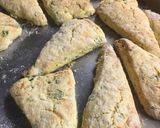Foto del paso 10 de la receta: Scones de verdeo y queso