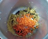 A picture of step 2 of Vegetabale Daliya Khichdi.