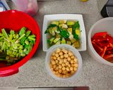 A picture of step 1 of Paella with Vegetables and Pork Ribs.