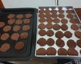 Foto langkah ke 6 dari resep CHOCOLATE Fork Biscuits (biskuit coklat garpu).