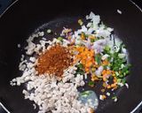 A picture of step 3 of Spicy Minced Chicken Salad.