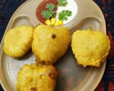 A picture of step 4 of Ajwain leaf pakodas.