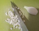 Foto del paso 1 de la receta: Caldero de arroz con almejas, gambas y calamar