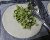 Foto del paso 4 de la receta: Empanadillas de brócoli, queso azul y pera al horno