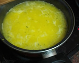 Foto del paso 2 de la receta: Caldo de papas y arroz con huevo duro picado
