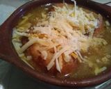 Foto del paso 4 de la receta: Sopa de cebolla francesa, un plato pobre pero muy sabroso
