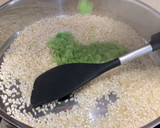 Foto del paso 3 de la receta: Arroz con millo y cilantro