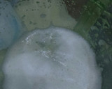 A picture of step 1 of Cucumber with ginger drink.