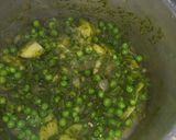 A picture of step 2 of Green pulao.