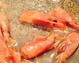 Foto del paso 1 de la receta: Ravioles de wonton rellenos de gambas y calamares