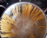 Mustáros húsgolyók borsmártással, sajtszószos spagettiágyon recept fázis 4 fotója