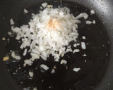 Foto del paso 3 de la receta: Pollo al curry con arroz (sin leche de coco)