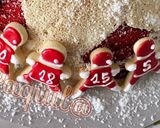 Foto del paso 6 de la receta: Tarta balón con galletas navideñas y frosting de turrón ⚽️